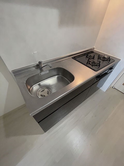 物件内観写真16　(コンパクトなキッチンで掃除もラクラク)