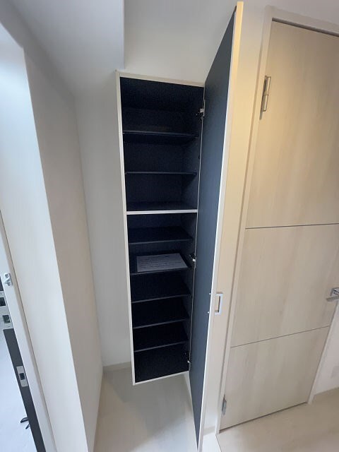 物件内観写真18　(たっぷりとした収納スペースです)