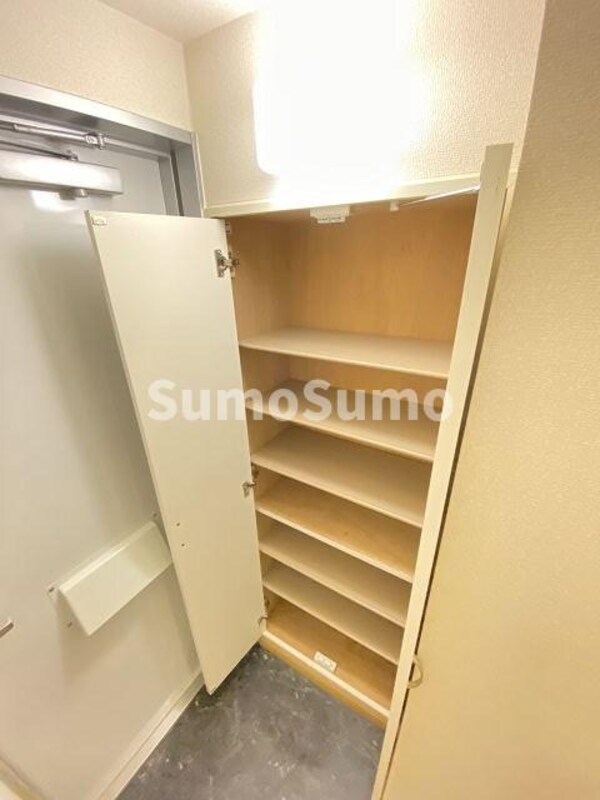 収納(小物を収納するのに便利です)