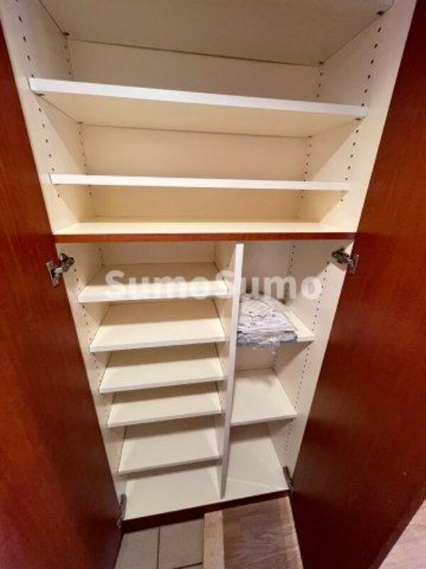 収納(たっぷりとした収納スペースです)