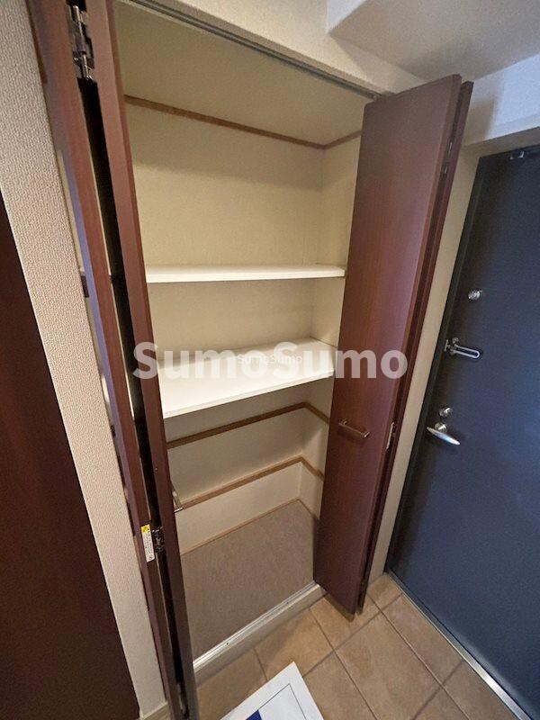 物件内観写真12　(専用の収納スペースです)