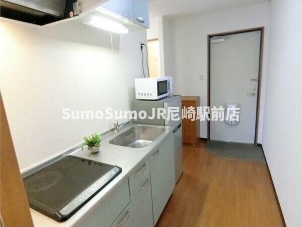 物件内観写真20　(コンパクトなキッチンで掃除もラクラク)