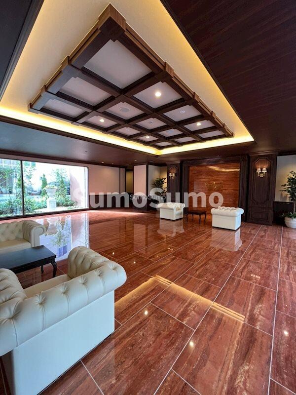 物件外観写真3　(建物の内部です)