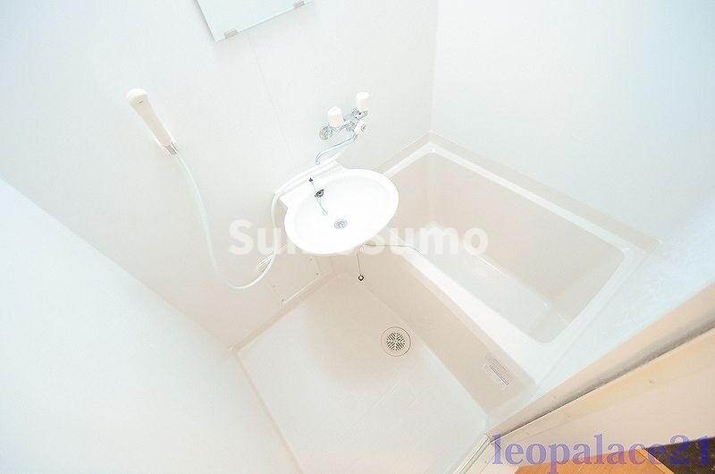 物件内観写真9　(落ち着いた空間のお風呂です)