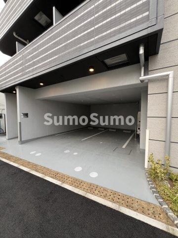 物件外観写真5　(駐車場完備です)