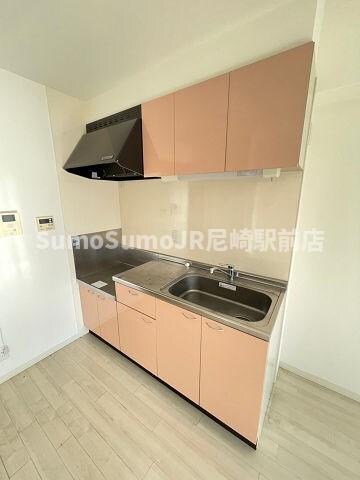 物件内観写真6　(コンパクトなキッチンで掃除もラクラク)