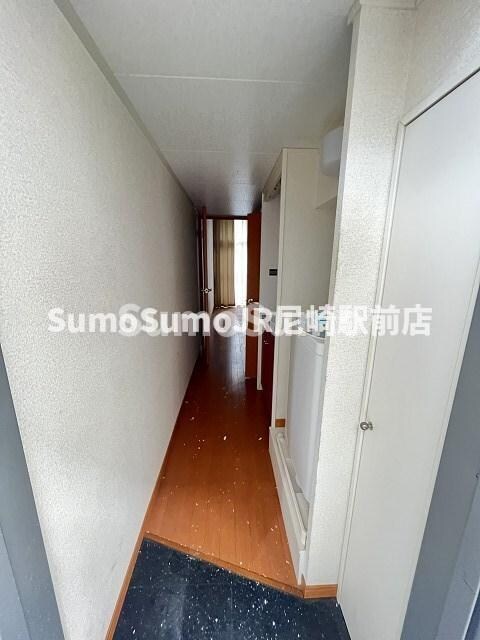 物件内観写真5　(落ち着いた玄関です)