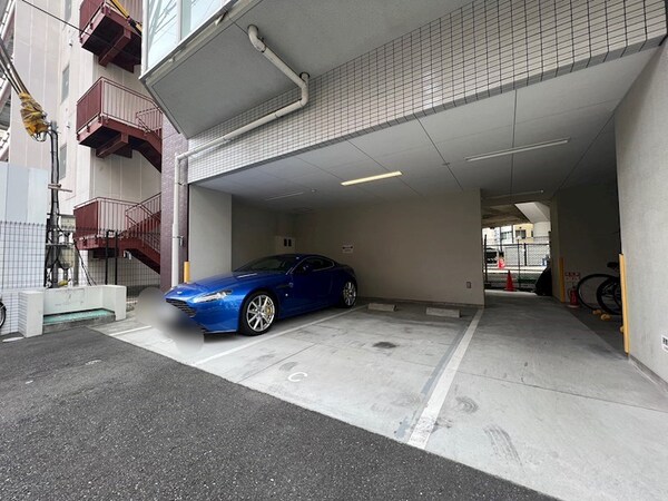 駐車場(駐車場です)