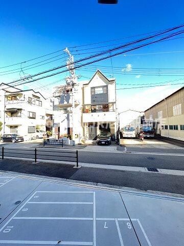 物件外観写真2　(駐車場です)