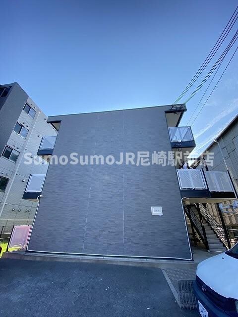 物件外観写真1　(おしゃれな外観です)