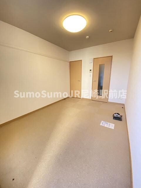 物件内観写真9　(使い勝手のいい寝室です)