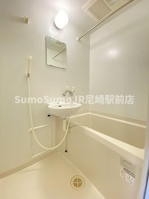 物件内観写真10　(コンパクトで使いやすいお風呂です)