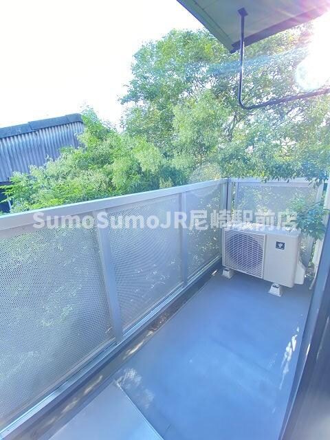 物件内観写真11　(暖かな日差しのふりそそぐバルコニー)