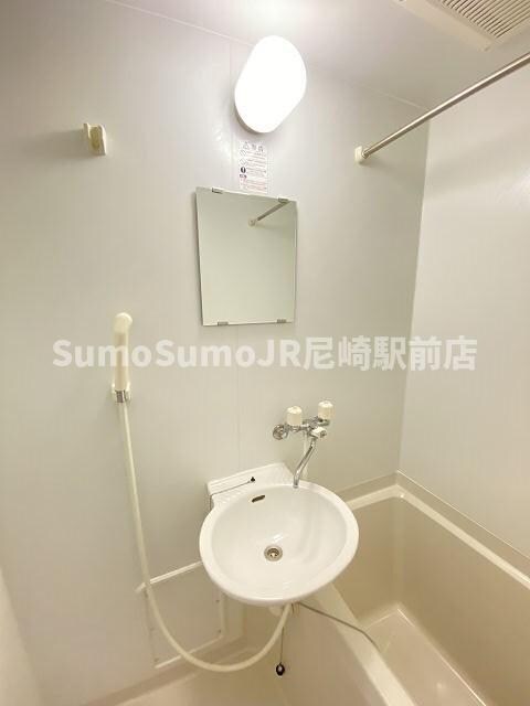 物件内観写真12　(独立洗面台です)