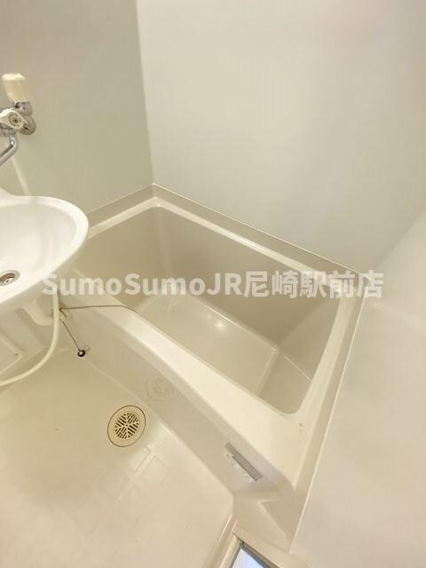 物件内観写真22　(広い洗面スペース)