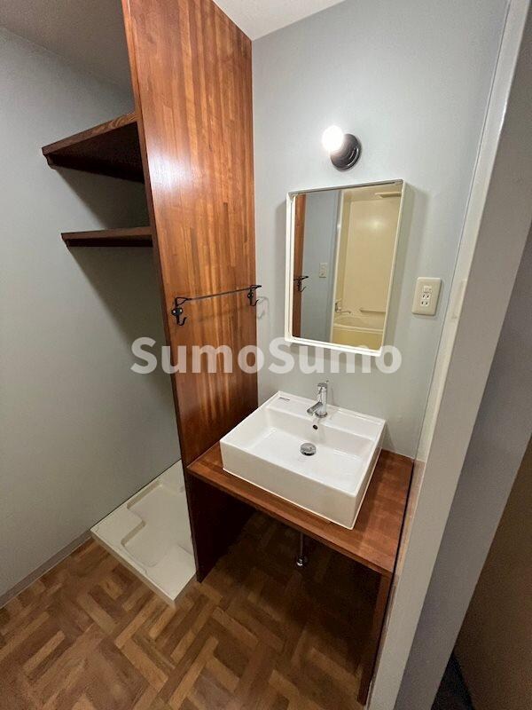 物件内観写真9　(忙しい朝には欠かせない洗面所です)