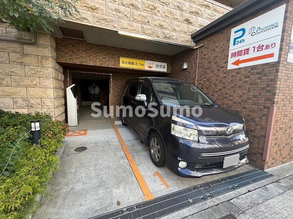 駐車場(駐車場です)