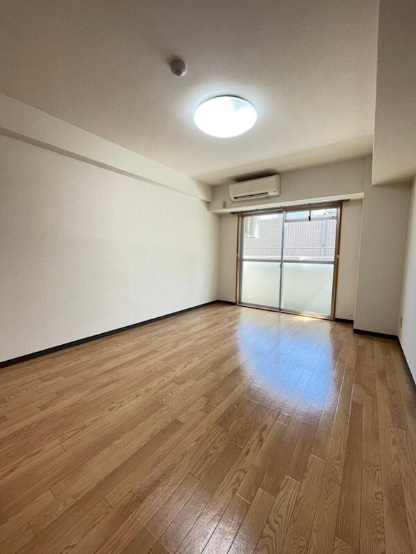 物件内観写真6　(使いやすい居間です)