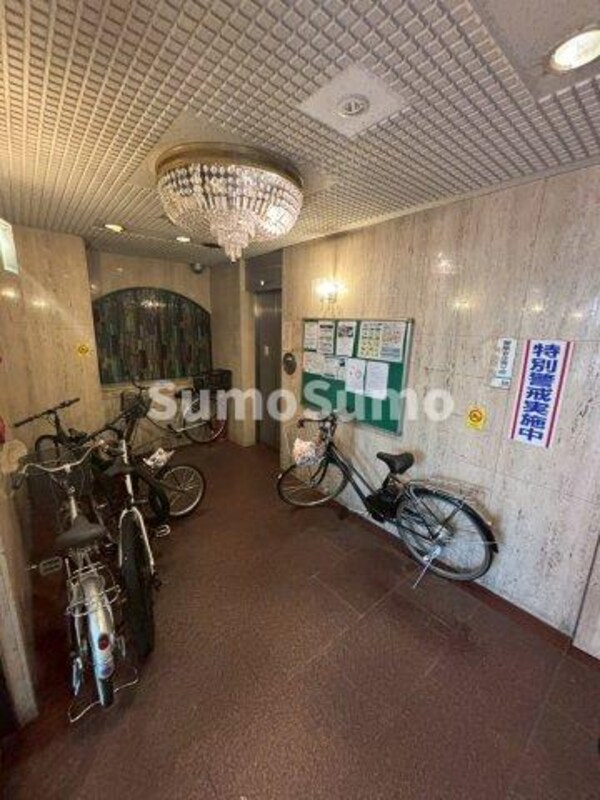 ロビー・ラウンジ(ゆとりのあるロビーです)