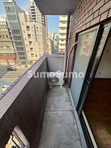 物件内観写真9　(お洗濯にも便利なバルコニー付き)