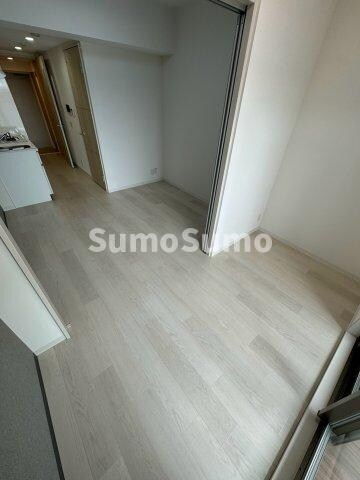 物件内観写真7　(開放的な寝室です)