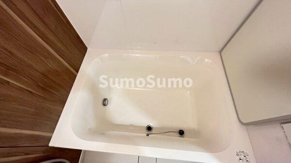 浴室(コンパクトで使いやすいお風呂です)
