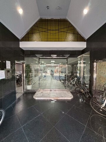 物件外観写真2　(エントランスです)