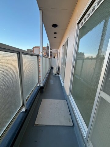 物件内観写真8　(バルコニー付きです)