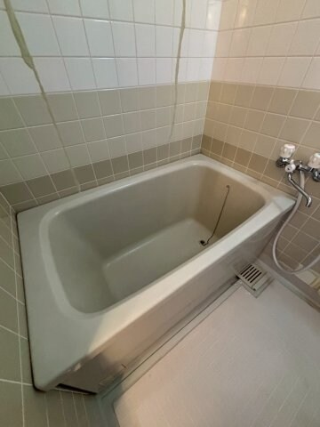 物件内観写真17　(落ち着いた空間のお風呂です)