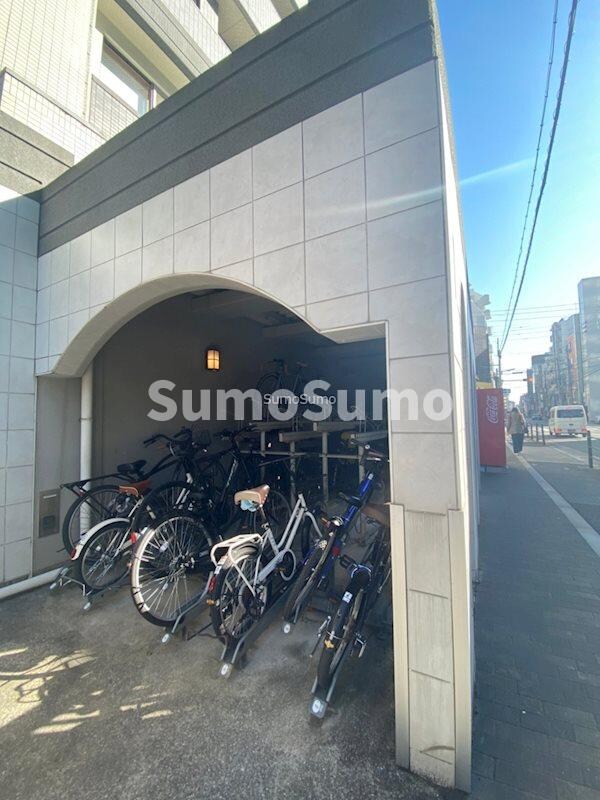 物件外観写真2　(駐車場完備です)