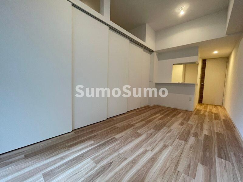 物件内観写真7　(こちらのリビングで趣味の時間をお楽しみください)