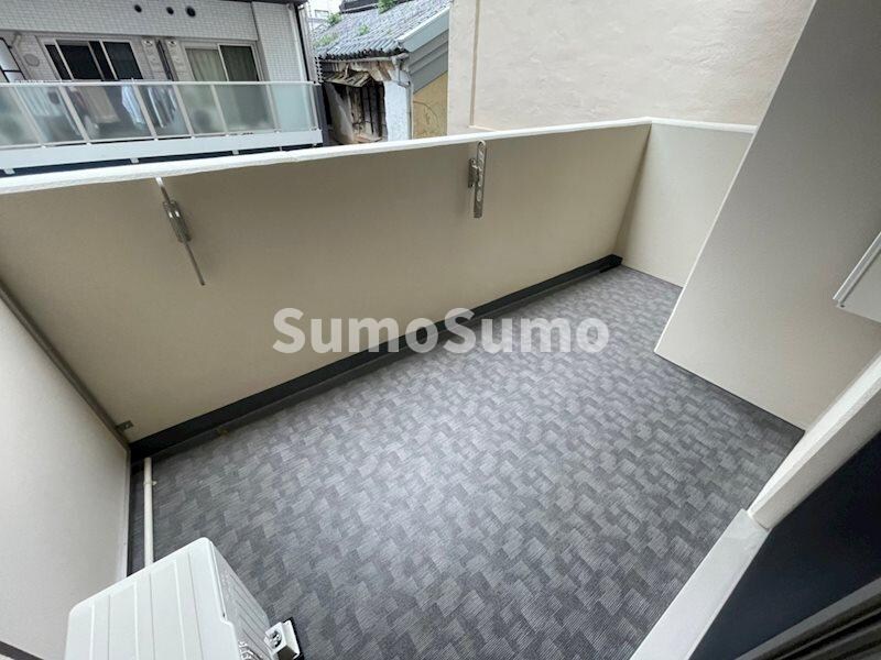 物件内観写真11　(バルコニーからの眺めを楽しみながら食事をしませんか)