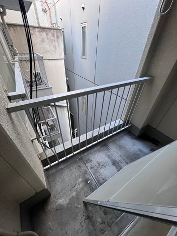 バルコニー(外からの目が気にならないバルコニーで洗濯物が干せます)