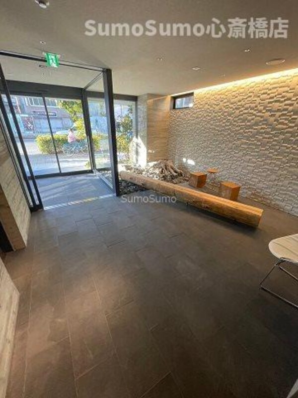 ロビー・ラウンジ(建物の内部です)