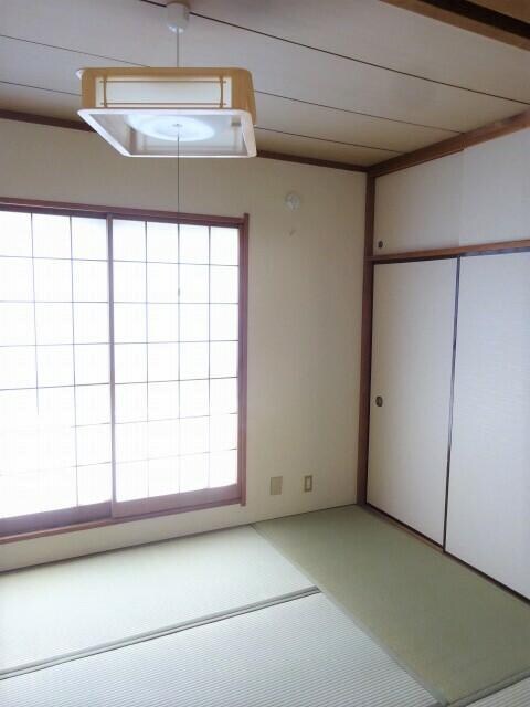 物件内観写真3　( )