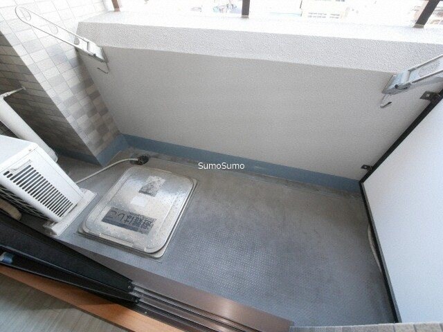 物件内観写真9　(広々としたバルコニーです)