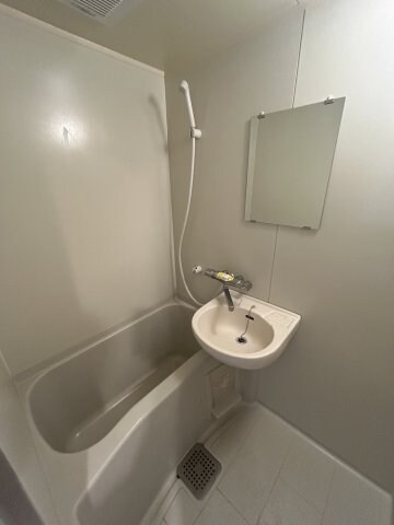 物件内観写真7　(お風呂です)