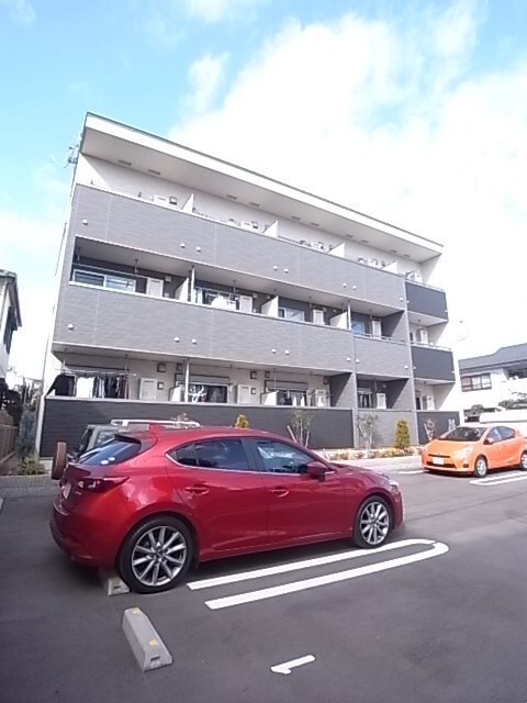 物件外観写真2　(駐車場です)