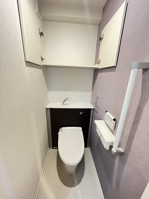 物件内観写真9　(コンパクトで使いやすいトイレです)