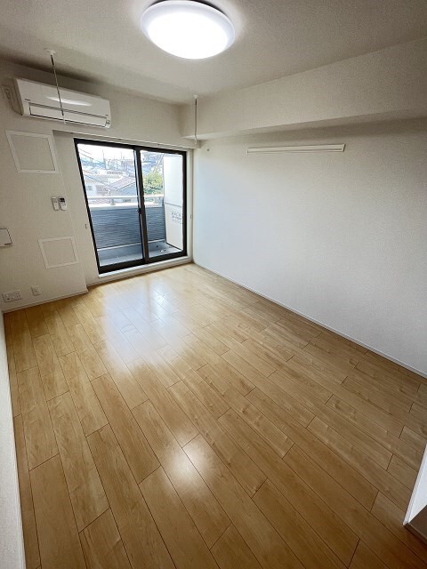 物件内観写真25　(使いやすい居間です)