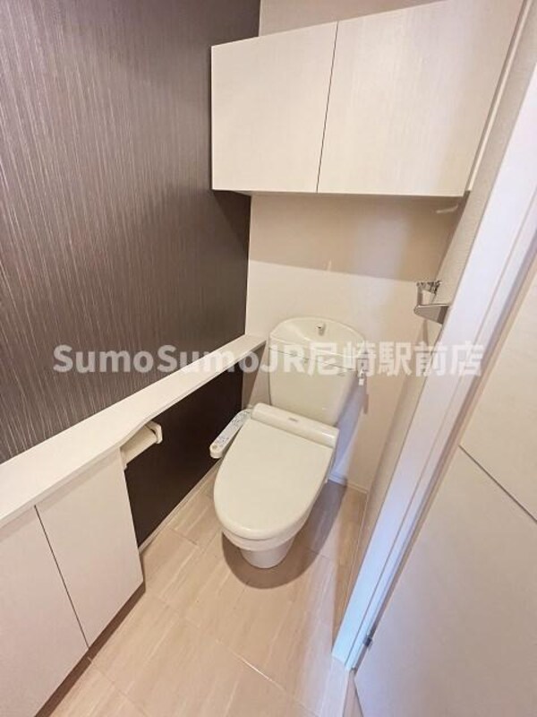 トイレ(落ち着いた色調のトイレです)