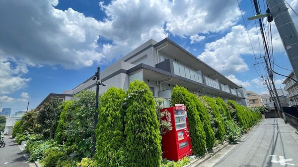 外観(室内写真は同タイプ別部屋のものです。)