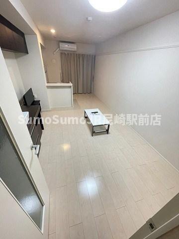 物件内観写真23　(落ち着いた色調の洋室です)