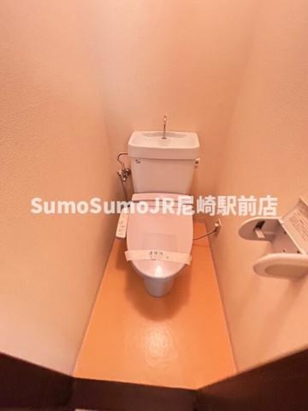 トイレ(落ち着いた色調のトイレです)