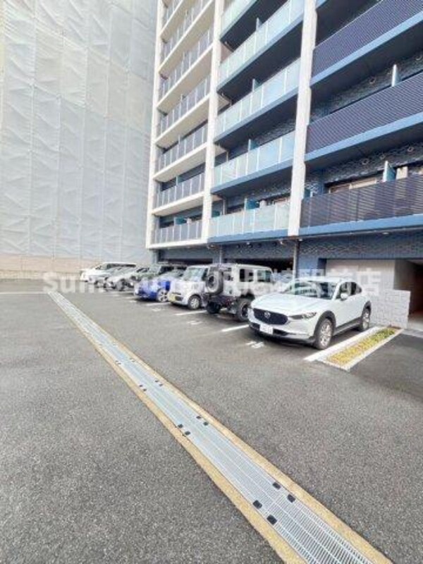 駐車場(駐車場です)