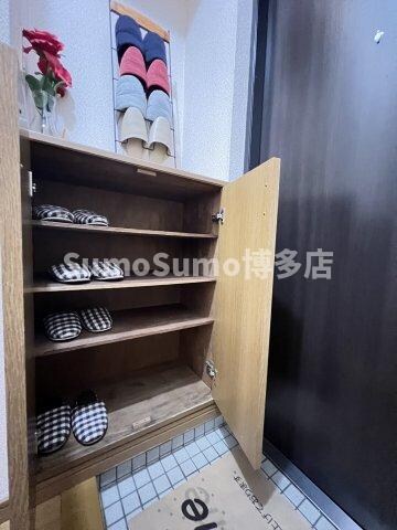 物件内観写真10　(大きなスペースがあり、収納には困りません)