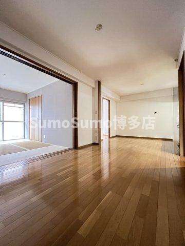 物件内観写真23　(ゆったり過ごせるリビングです)