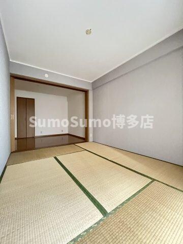 物件内観写真26　(来客時にも便利な和室付き)