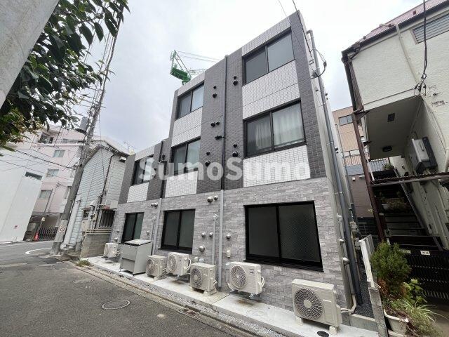 物件外観写真2　(外観は落ち着いています)