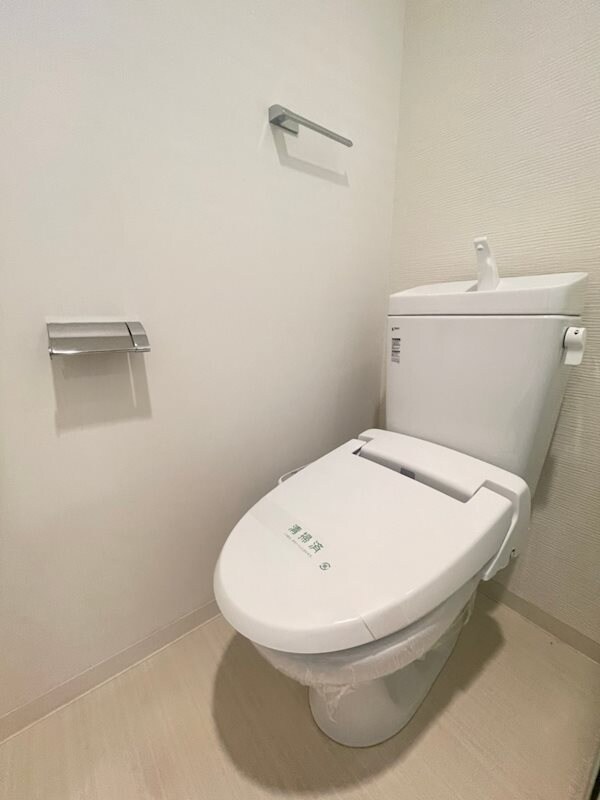 トイレ(落ち着いた色調のトイレです)